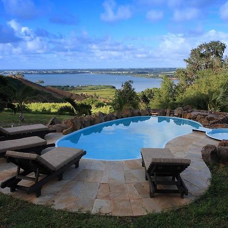 Отель La Hacienda Mauritius Маэбур Экстерьер фото