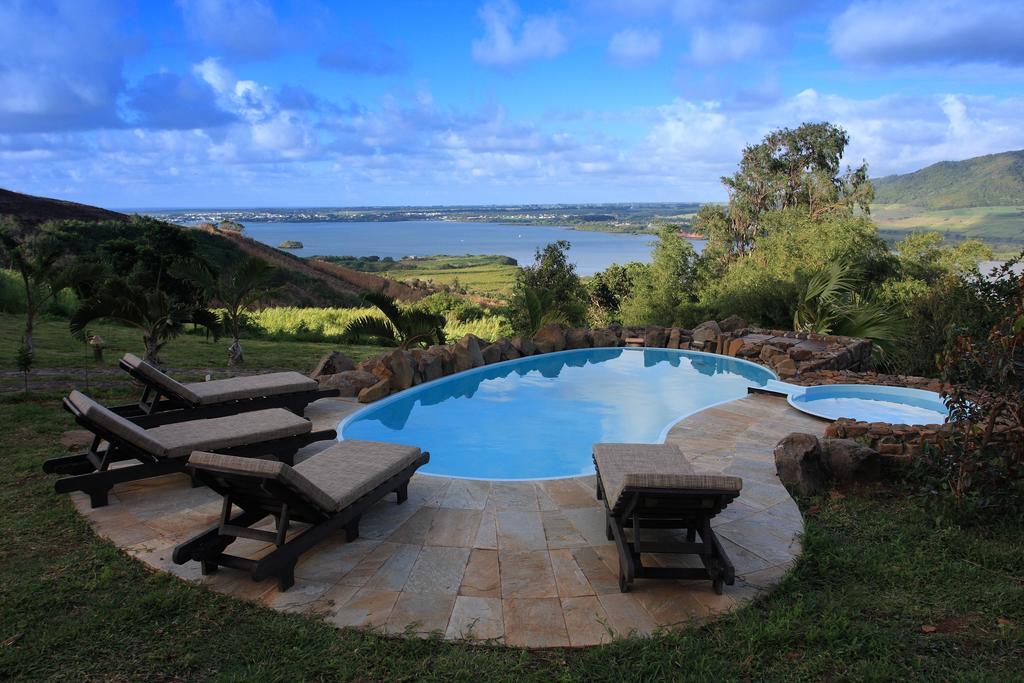 Отель La Hacienda Mauritius Маэбур Экстерьер фото
